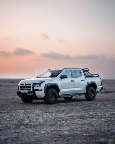 Mitsubishi L200 2024, 21,000 km - 2.4 л - Bakı