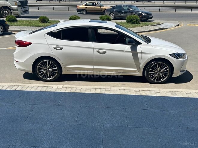 Hyundai Avante 2015, 255,000 km - 1.6 л - Bakı