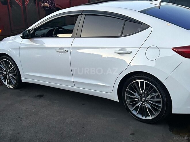 Hyundai Avante 2015, 255,000 km - 1.6 л - Bakı