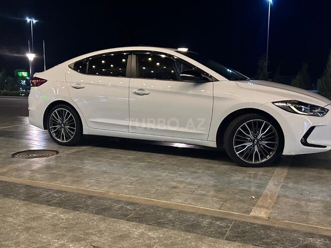Hyundai Avante 2015, 255,000 km - 1.6 л - Bakı