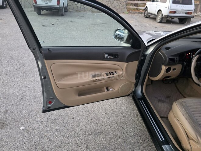 Volkswagen Passat 2004, 289,000 km - 1.8 л - Şamaxı