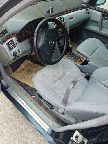 Mercedes E 240 1999, 336,000 km - 2.4 l - Bakı