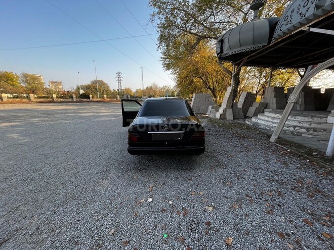 Mercedes E 250 1994, 456,000 km - 2.5 l - Kürdəmir