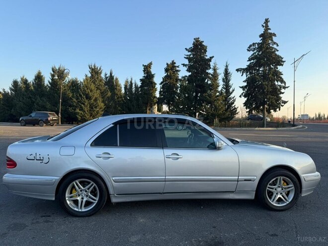 Mercedes E 240 2001, 279,870 km - 2.4 l - Qax
