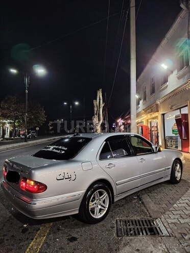 Mercedes E 240 2001, 279,870 km - 2.4 l - Qax