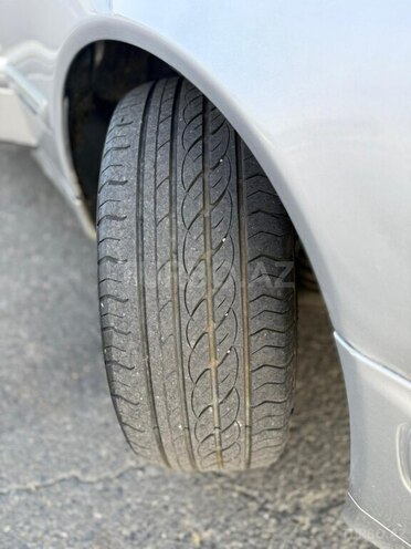 Mercedes E 240 2001, 279,870 km - 2.4 l - Qax