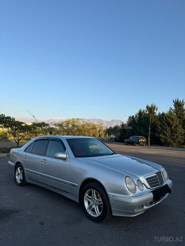 Mercedes E 240 2001, 279,870 km - 2.4 l - Qax