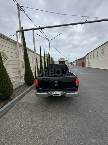 Mitsubishi L200 2011, 260,300 km - 2.5 l - Bakı