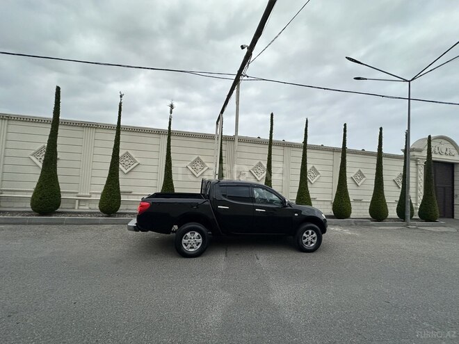 Mitsubishi L200 2011, 260,300 km - 2.5 l - Bakı
