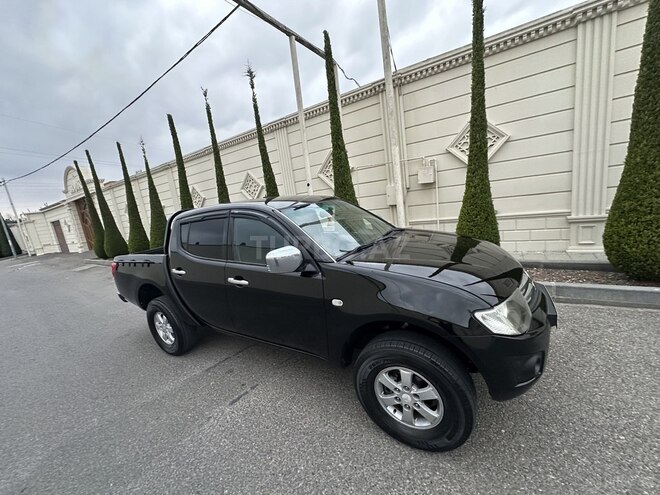 Mitsubishi L200 2011, 260,300 km - 2.5 l - Bakı