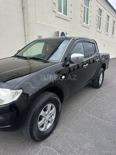 Mitsubishi L200 2011, 260,300 km - 2.5 l - Bakı