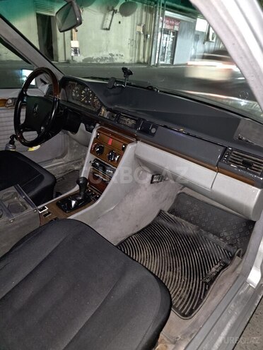Mercedes  1990, 300,090 km - 2.0 l - Bakı