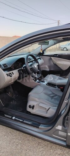 Volkswagen Passat 2005, 235,213 km - 2.0 l - Bakı
