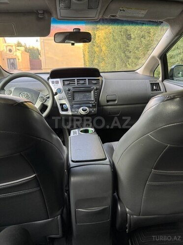 Toyota Prius V 2011, 304,200 km - 1.8 л - Bakı