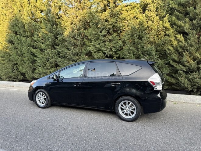 Toyota Prius V 2011, 304,200 km - 1.8 л - Bakı