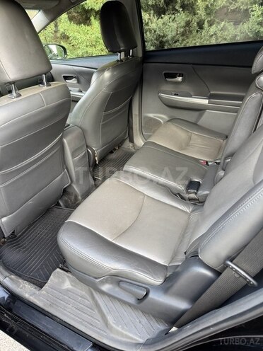 Toyota Prius V 2011, 304,200 km - 1.8 л - Bakı