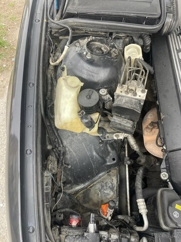 BMW 528 2000, 220,000 km - 2.8 л - Bakı