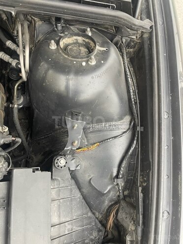 BMW 528 2000, 220,000 km - 2.8 л - Bakı