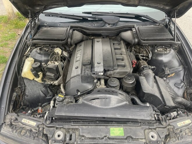 BMW 528 2000, 220,000 km - 2.8 л - Bakı