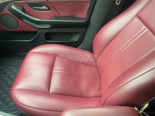 BMW 528 2000, 220,000 km - 2.8 л - Bakı
