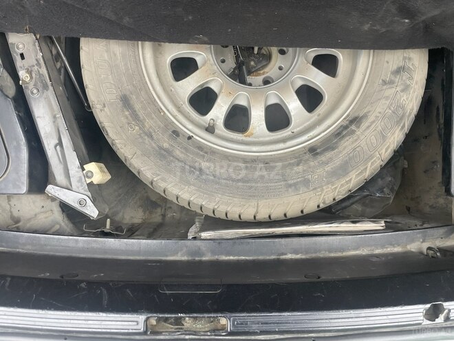 BMW 528 2000, 220,000 km - 2.8 л - Bakı