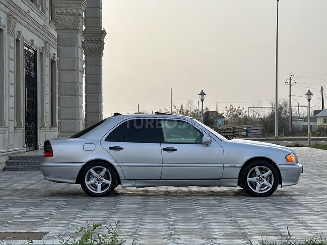 Mercedes C 230 2000, 376,192 km - 2.3 l - Saatlı