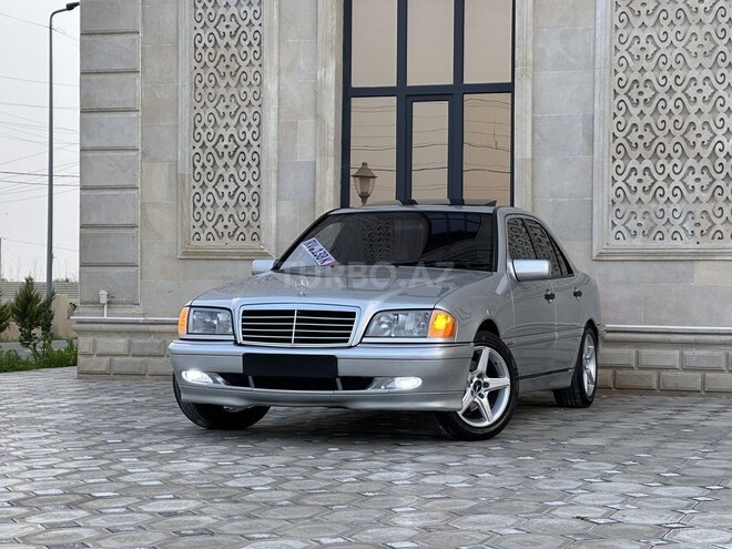 Mercedes C 230 2000, 376,192 km - 2.3 l - Saatlı