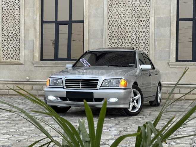 Mercedes C 230 2000, 376,192 km - 2.3 l - Saatlı