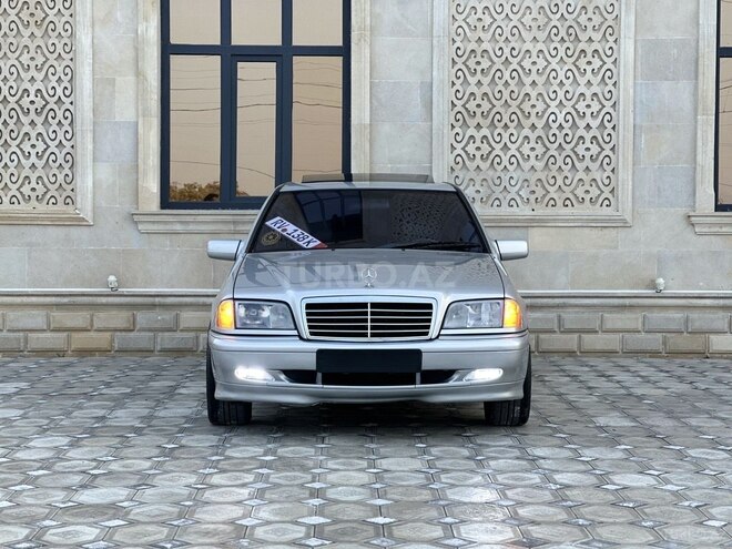 Mercedes C 230 2000, 376,192 km - 2.3 l - Saatlı