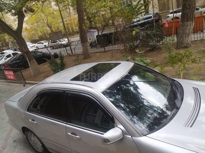 Mercedes E 220 1999, 577,754 km - 2.2 l - Bakı