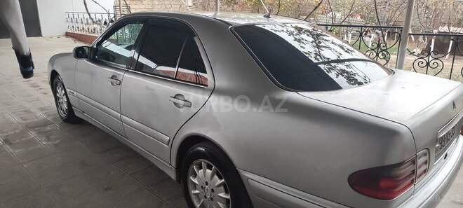 Mercedes E 220 1999, 577,754 km - 2.2 l - Bakı