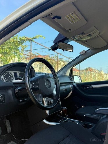 Mercedes B 180 2009, 165,000 km - 1.7 л - Bakı