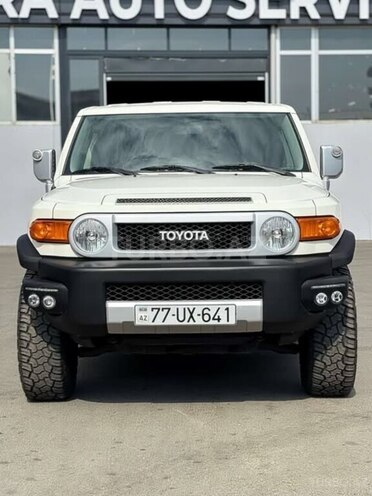 Toyota FJ Cruiser 2013, 278,000 km - 4.0 л - Bakı