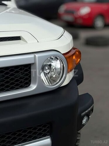 Toyota FJ Cruiser 2013, 278,000 km - 4.0 л - Bakı