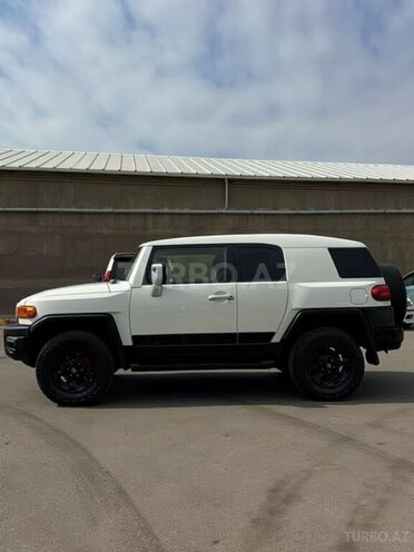 Toyota FJ Cruiser 2013, 278,000 km - 4.0 л - Bakı