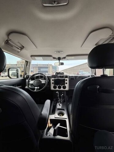 Toyota FJ Cruiser 2013, 278,000 km - 4.0 л - Bakı