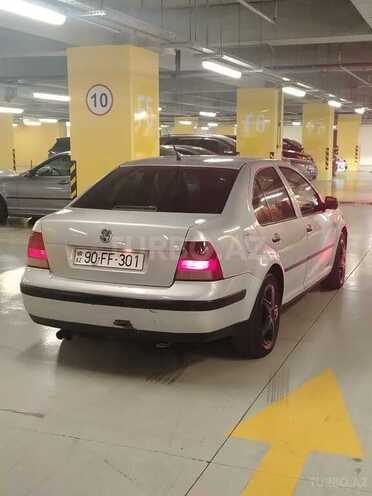 Volkswagen Bora 2001, 300,000 km - 2.0 l - Gəncə