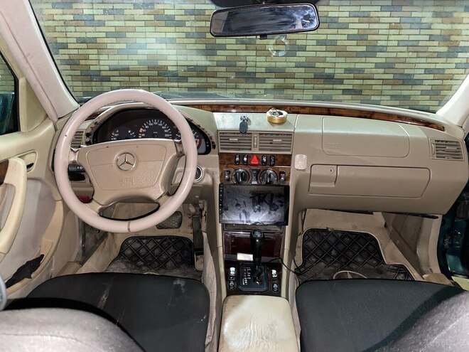 Mercedes C 240 1998, 304,000 km - 2.4 л - Bakı