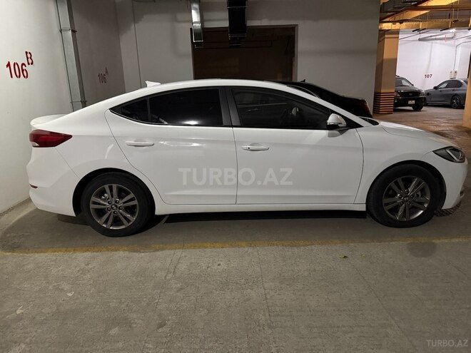 Hyundai Avante 2016, 120,600 km - 1.6 l - Bakı