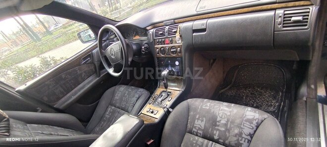Mercedes E 280 1996, 462,465 km - 2.8 l - Bakı