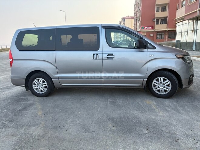 Hyundai H-1 2018, 240,000 km - 2.5 l - Bakı