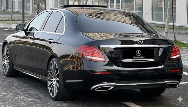 Mercedes E 220 d 4MATIC 2019, 93,000 km - 2.1 l - Bakı