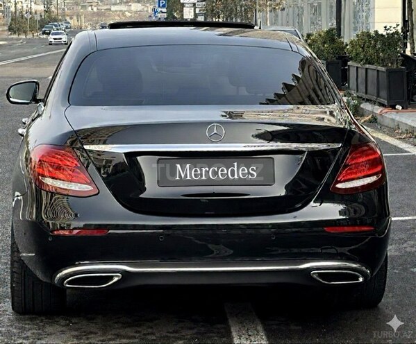 Mercedes E 220 d 4MATIC 2019, 93,000 km - 2.1 l - Bakı