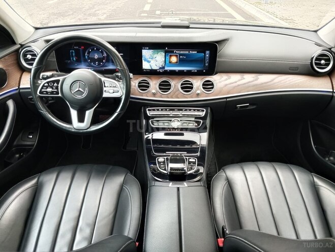 Mercedes E 220 d 4MATIC 2019, 93,000 km - 2.1 l - Bakı