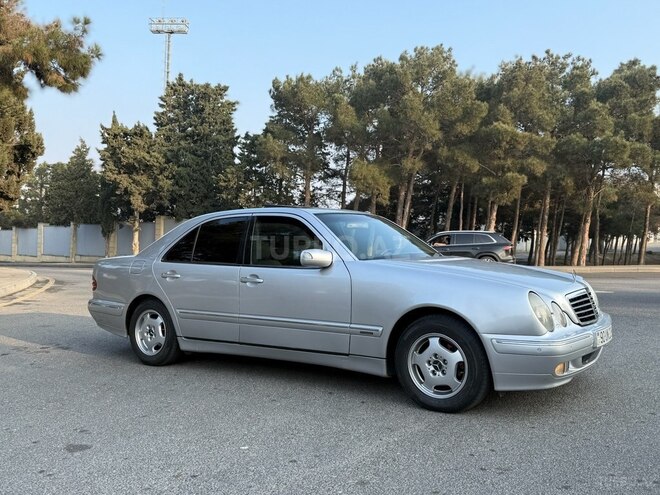 Mercedes E 220 2000, 400,000 km - 2.2 l - Bakı