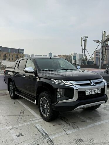 Mitsubishi L200 2020, 225,000 km - 2.4 л - Bakı