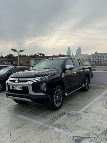 Mitsubishi L200 2020, 225,000 km - 2.4 л - Bakı