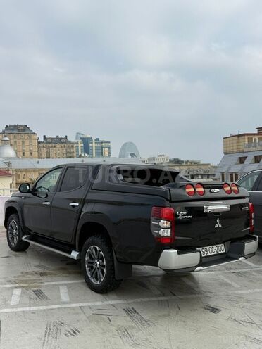 Mitsubishi L200 2020, 225,000 km - 2.4 л - Bakı