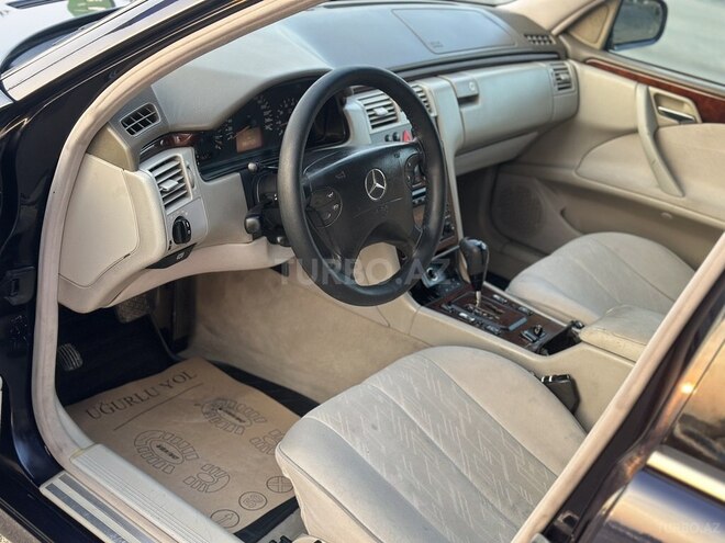 Mercedes E 240 1997, 521,123 km - 2.4 l - Bakı