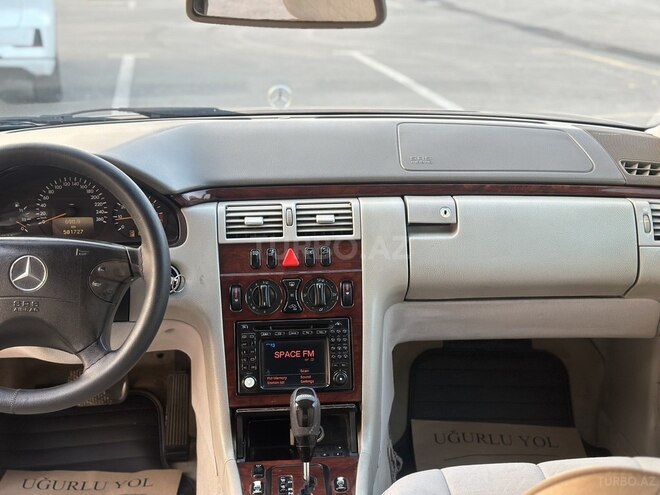 Mercedes E 240 1997, 521,123 km - 2.4 l - Bakı